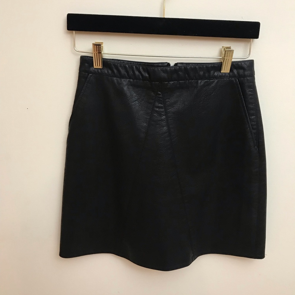 Zara Faux Learher Skirt. Size 4.